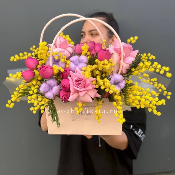 Сумочка мимозы и роз "Примавера" в Братске