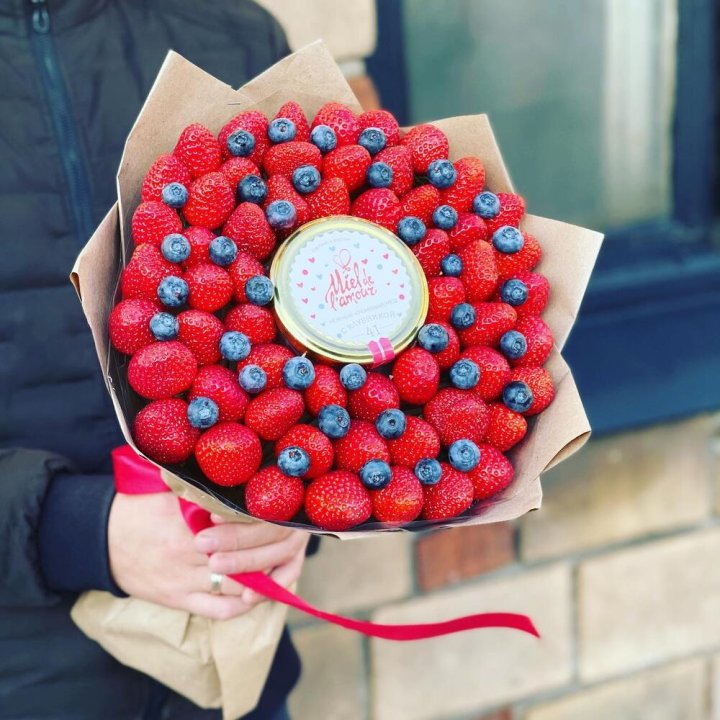 "Клубника и мёд" в Братске