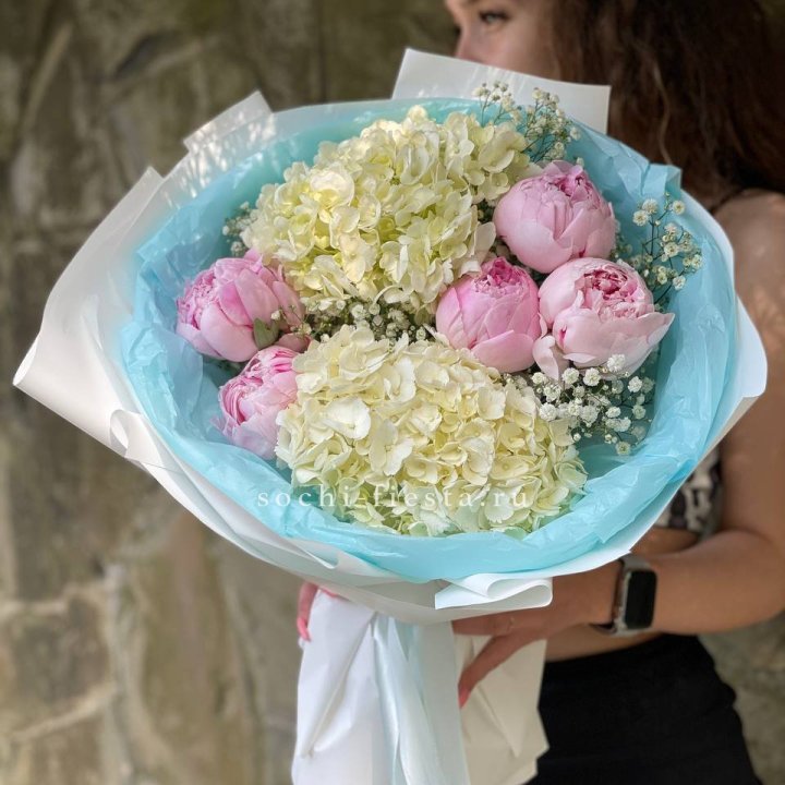 Букет с пионами "Блюсом" в Братске