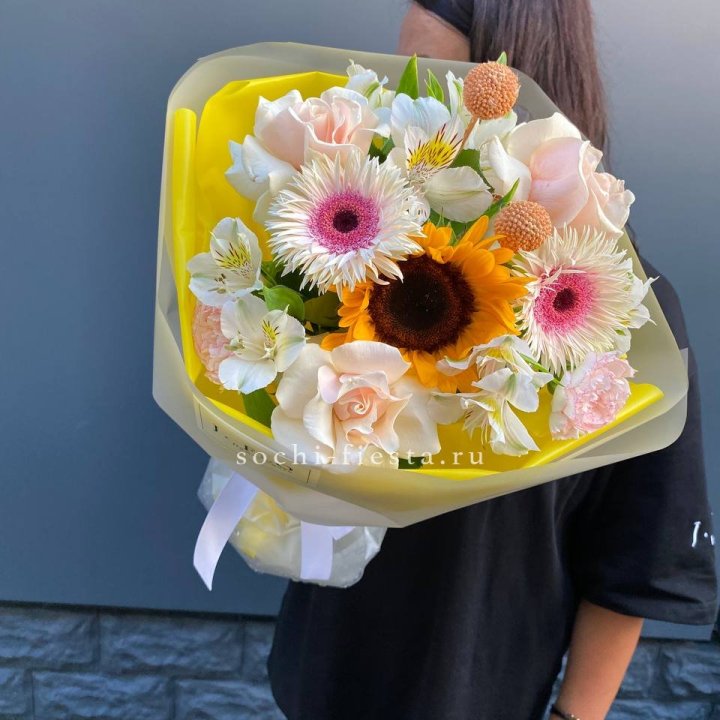 Букет с подсолнухом "Елоу" в Братске