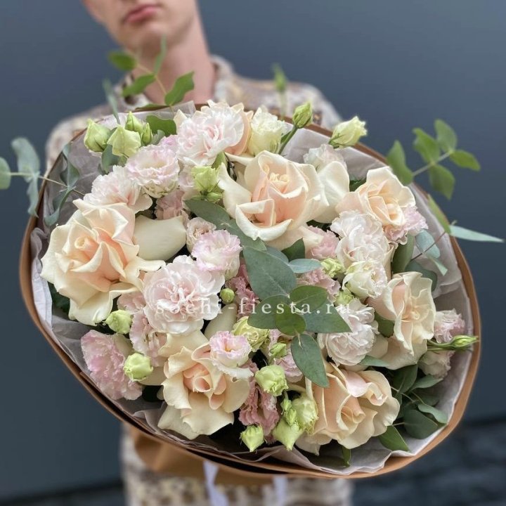  Букет кремовых роз "Мокко" в Братске