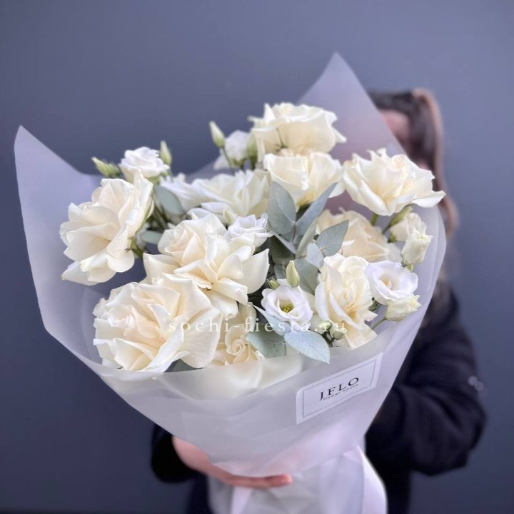 Букет французских роз и эустомы  в Братске