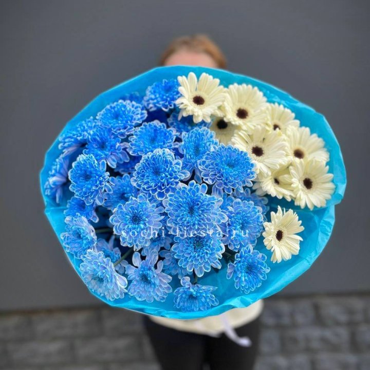 Букет хризантем и гербер в Братске