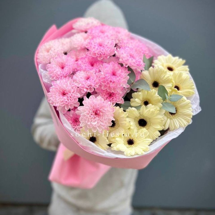 Дуо хризантем и гербер в Братске