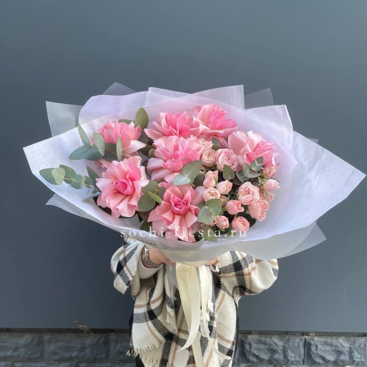 Букет французских и пионовидных роз  в Братске