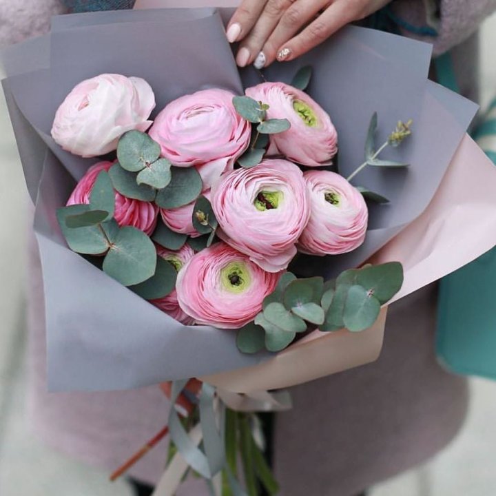 Ранункулюсы с эвкалиптом №1 в Братске