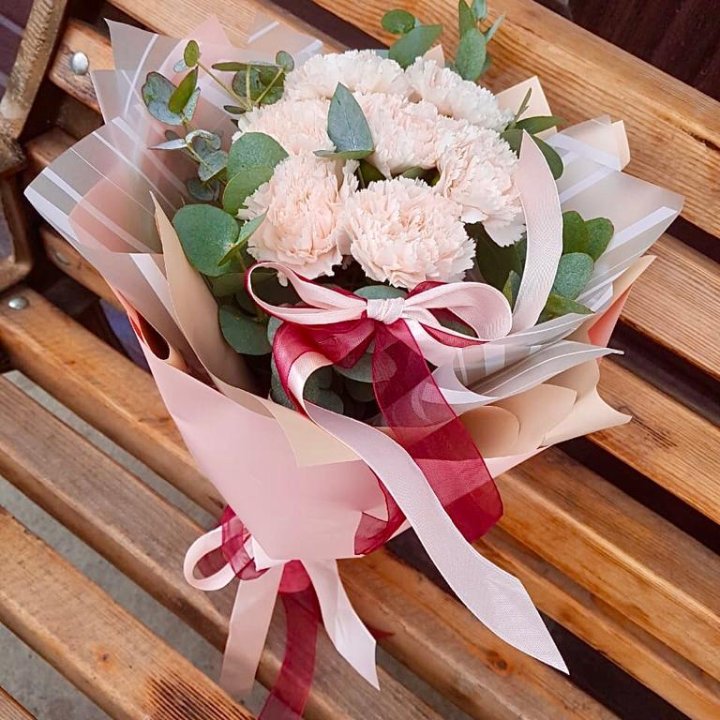 Диантусы с эвкалиптом в Братске