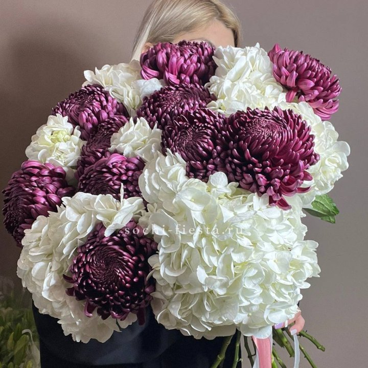 Охапка Бигуди и гортензий в Братске