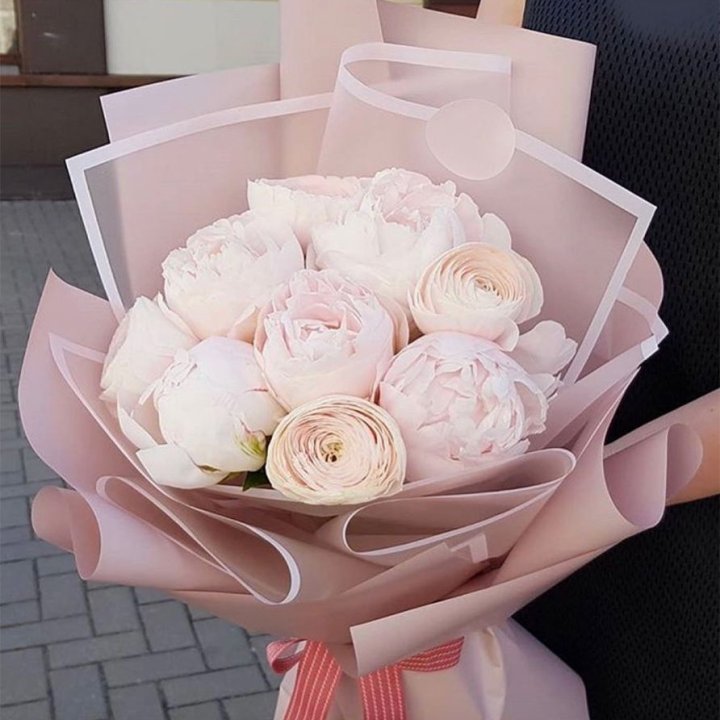 Пионы и ранункулюсы в Братске