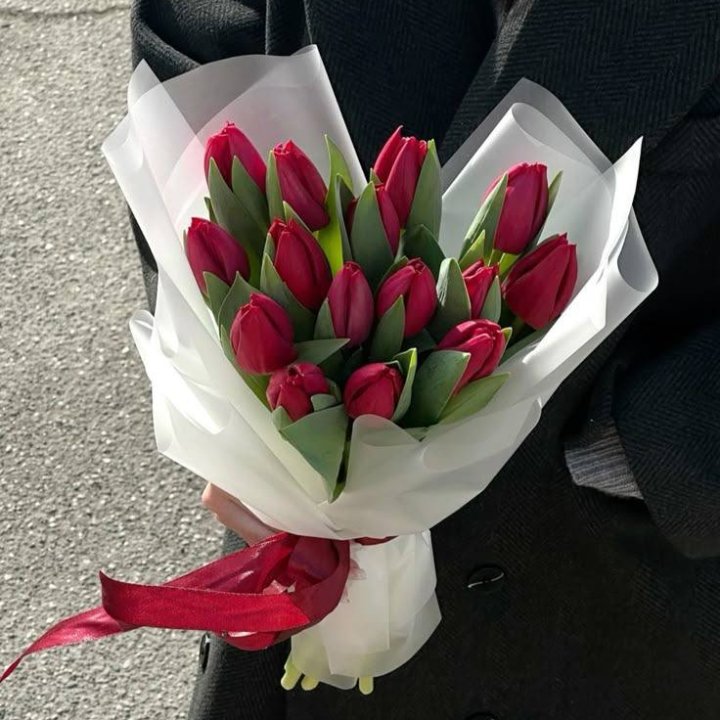 15 красных тюльпанов в Братске