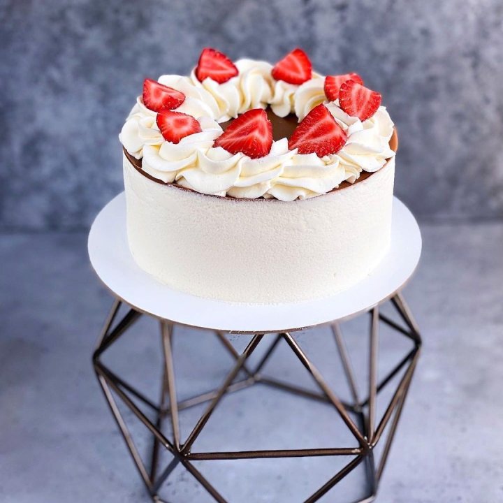 Торт "Клубника со сливками" в Братске