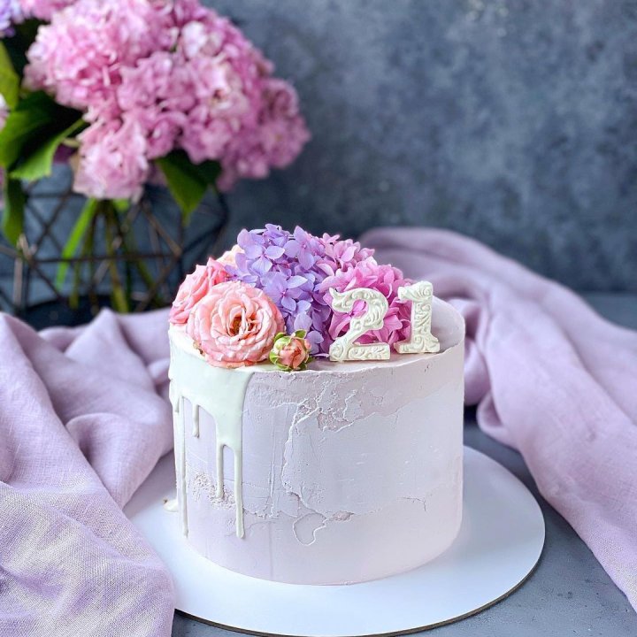 Торт с цифрой в Братске