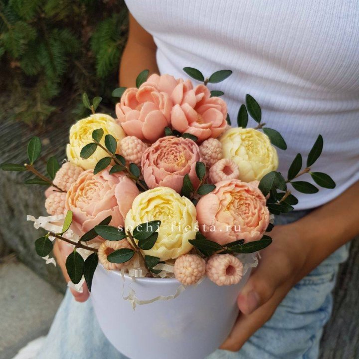 Шоколадный букет с ягодами в Братске