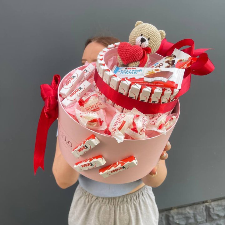 Бокс киндерами и раффаэлло 2 в Братске