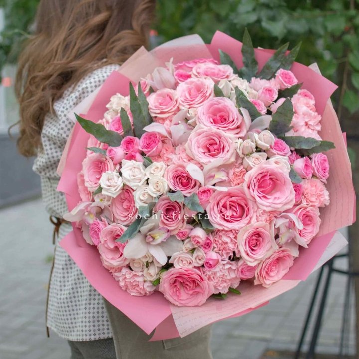 Дизайнерский букет "Барби" в Братске