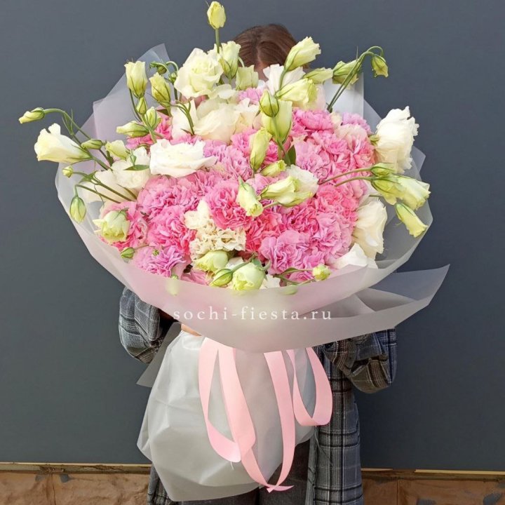 Букет из эустом и диантусов  в Братске