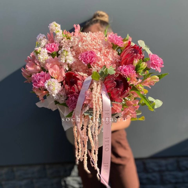 Коробка с цветами "Камикадзе" в Братске