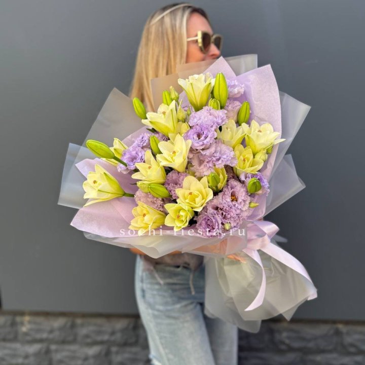  Букет лилий и эустом в Братске