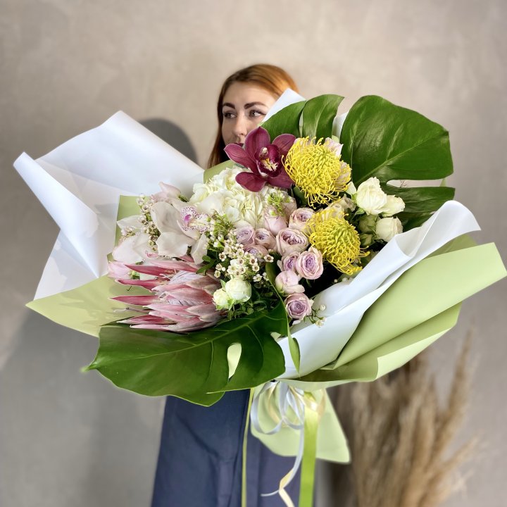 Дизайнерский букет экзотики в Братске