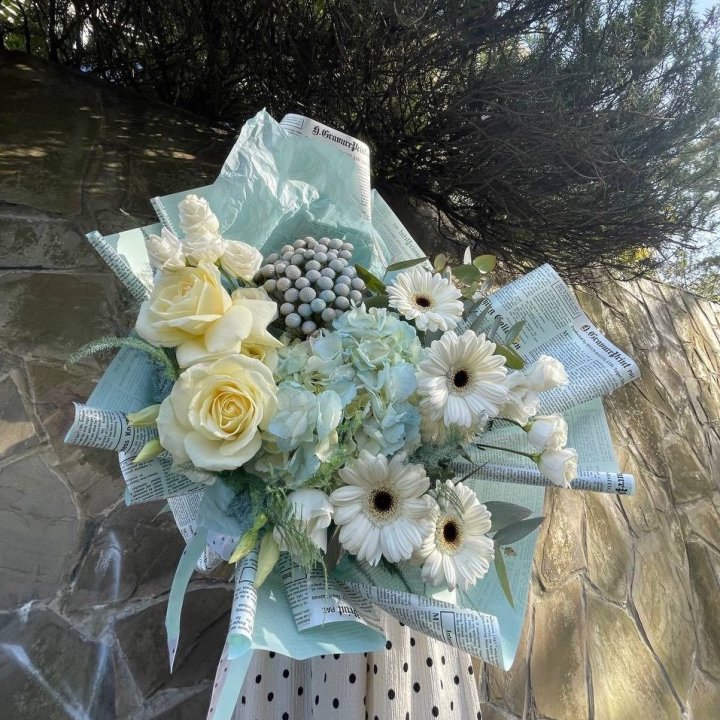 Дизайнерский букет "Линдж-блю" в Братске