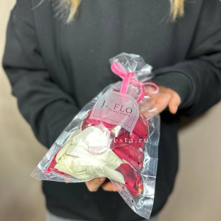 Лепестки роз в Братске