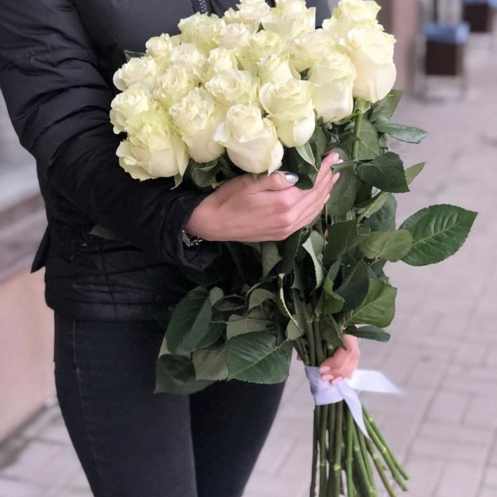 Голландские розы белые в Братске