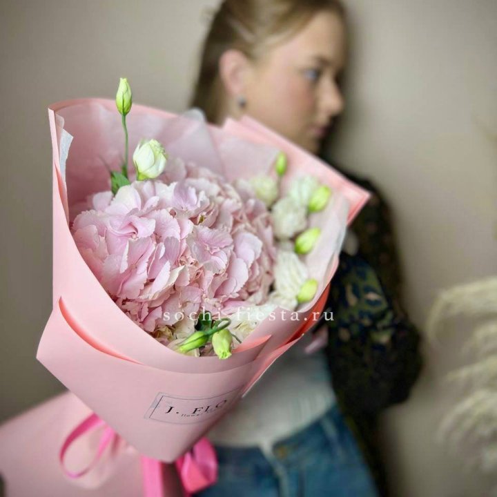 Букет с гортензией №2 в Братске