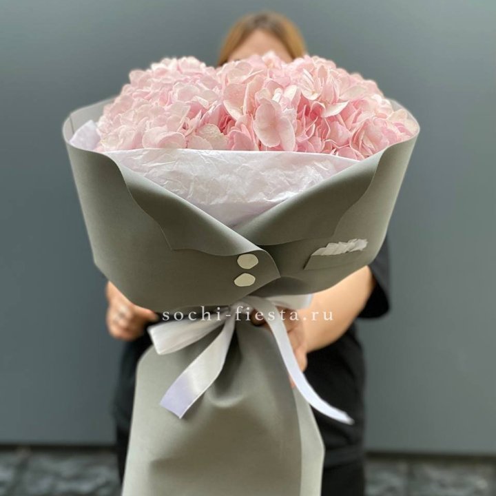  Букет  пиджачок из 5 гортензий в Братске