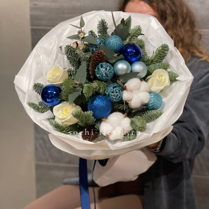 Новогодний букет "Синий иней" в Братске