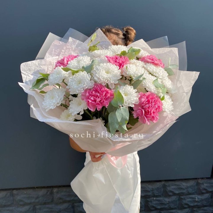 Букет  хризантем и диантусов "Воздушный" в Братске