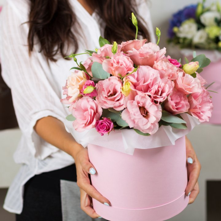 Эустома в шляпной коробке в Братске