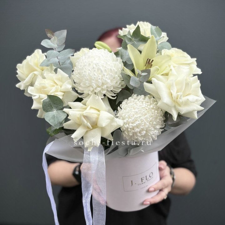 Цветы в шляпной коробке  в Братске