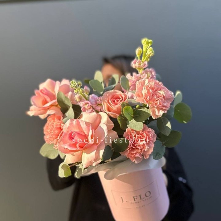 Цветы в боксе "Сизара" в Братске