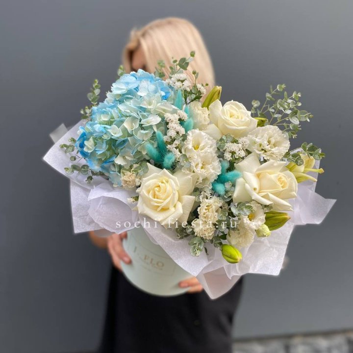 Цилиндр в голубых оттенках №1 в Братске