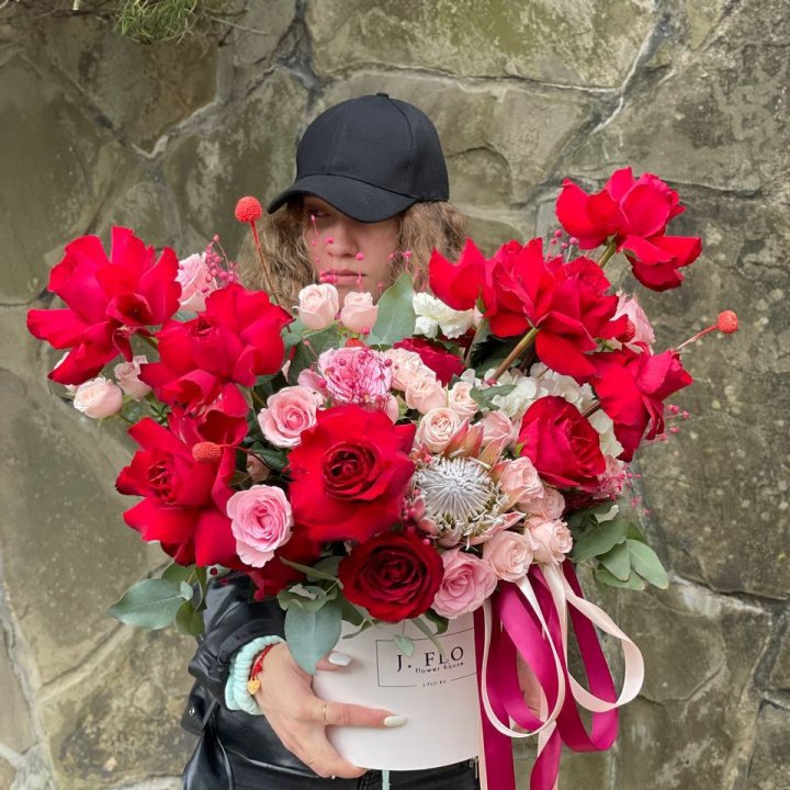 Яркий бокс "Для неё" в Братске