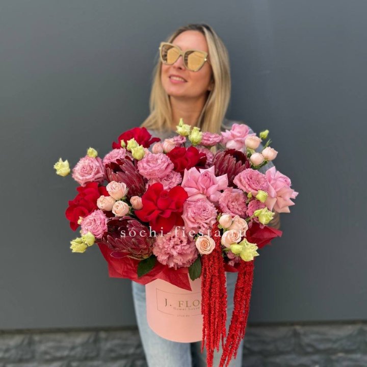 Дизайнерский цилиндр "Криотель" в Братске