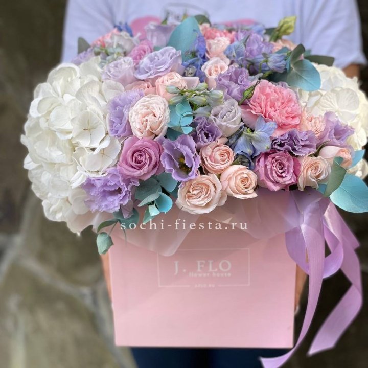 Цветочный бокс макси каб в Братске