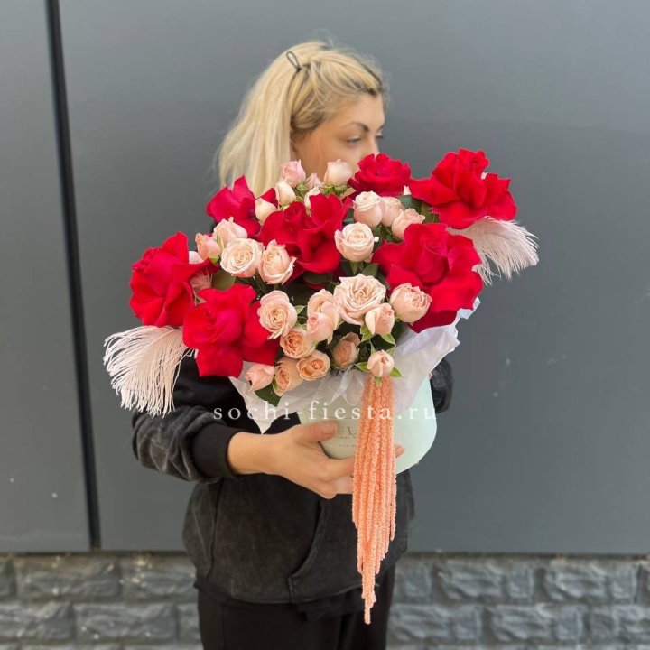 Бокс с нежными розами  в Братске