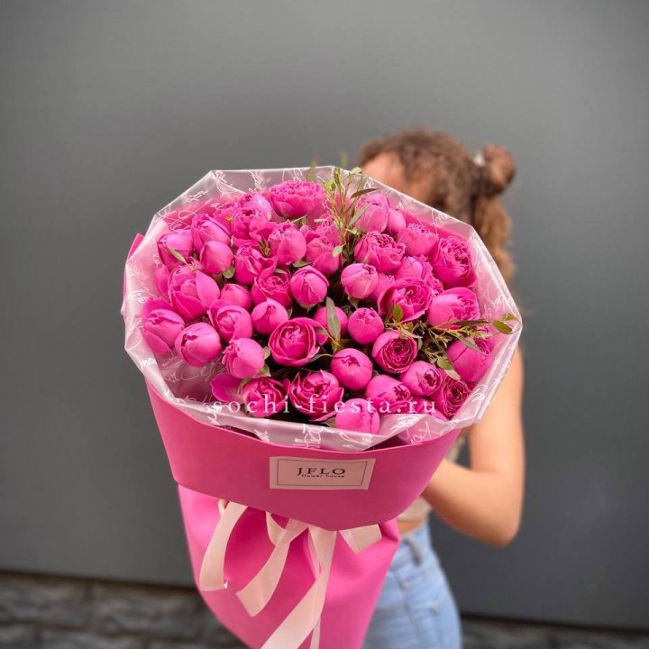 Кустовые розы букет Мисти Баблс в Братске