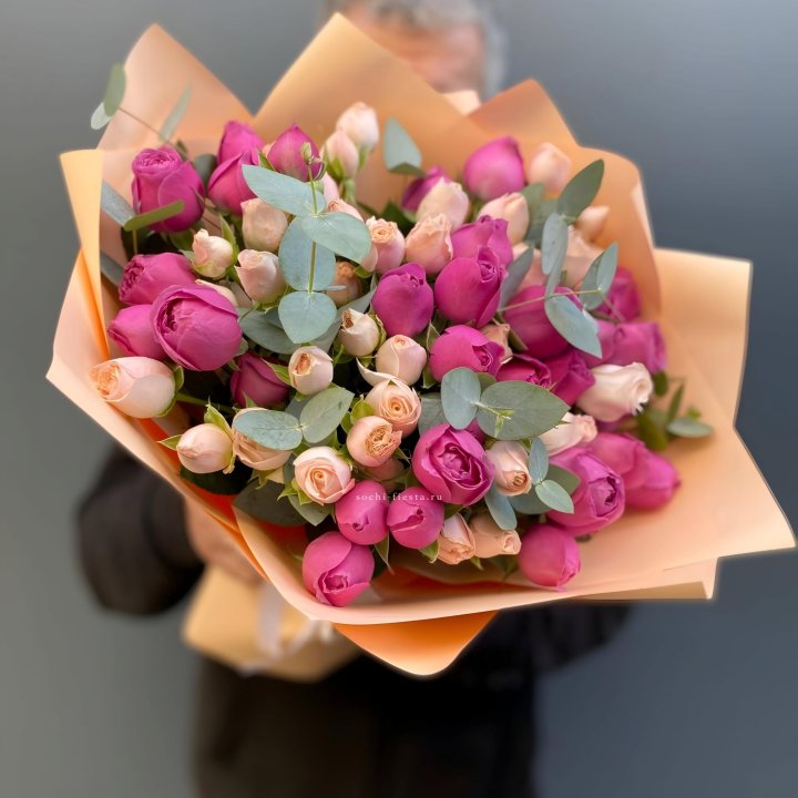 Букет кустовых роз Тендернес в Братске