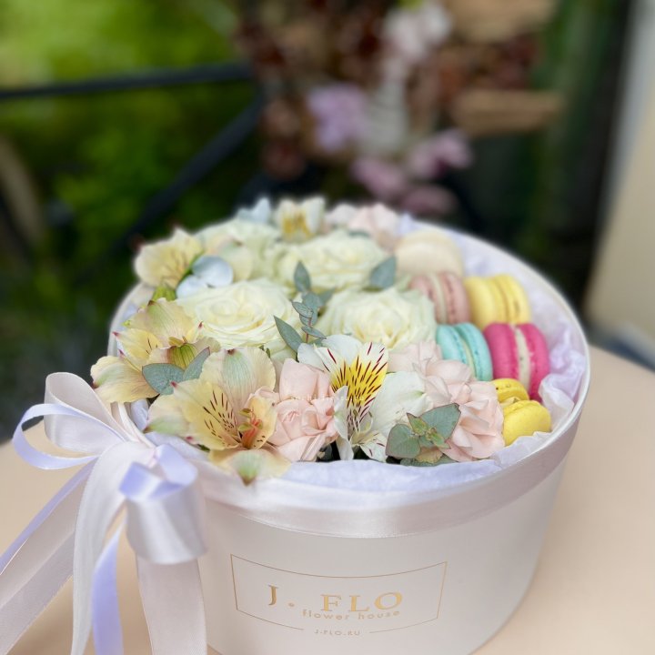 Цветочный бокс "Ника" в Братске