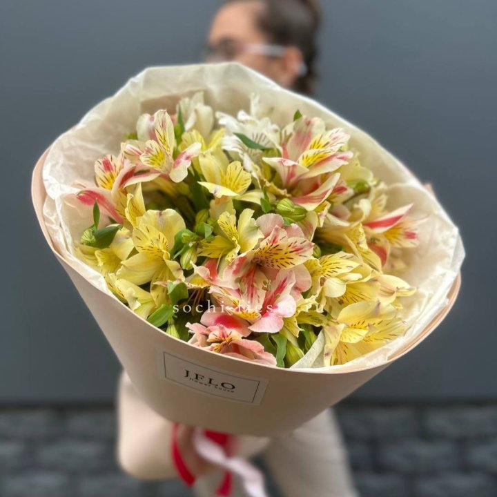 Альстромерии в нежном оформлении в Братске