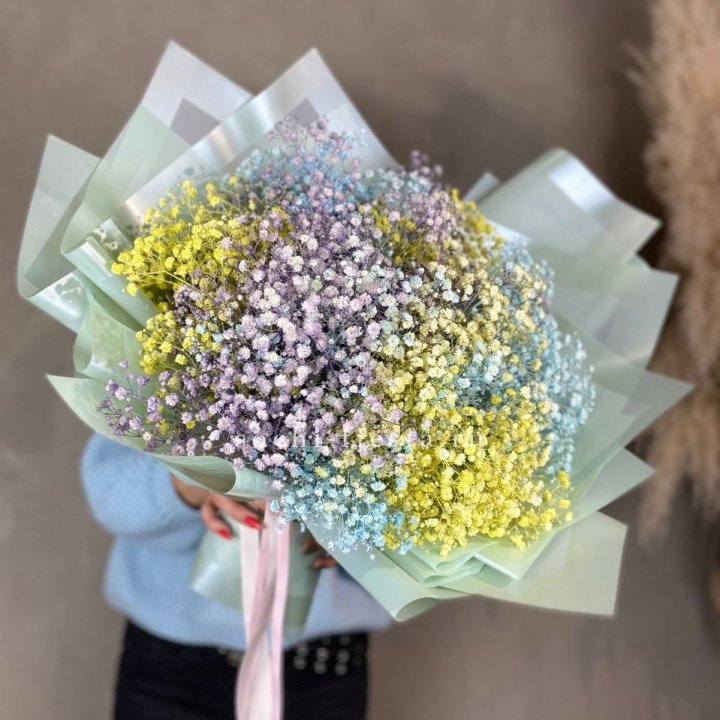 Букет радужных гипсофил в Братске