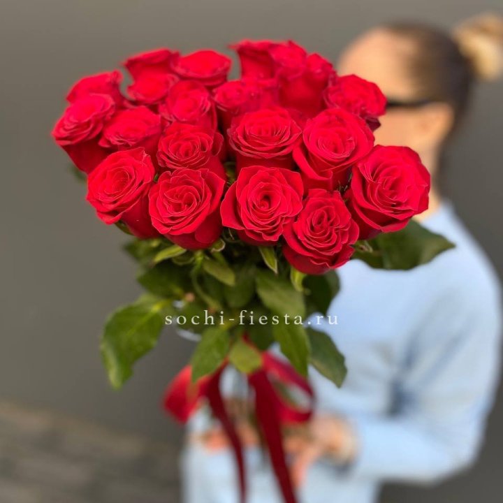 19 красных роз в Братске