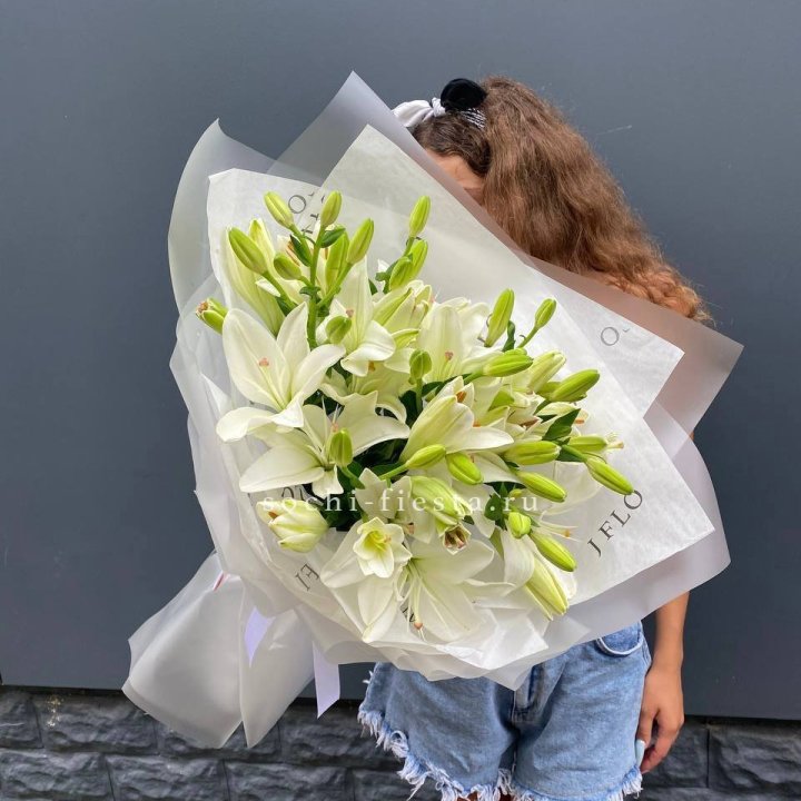 Букет  лилий "Воздушный"  в Братске