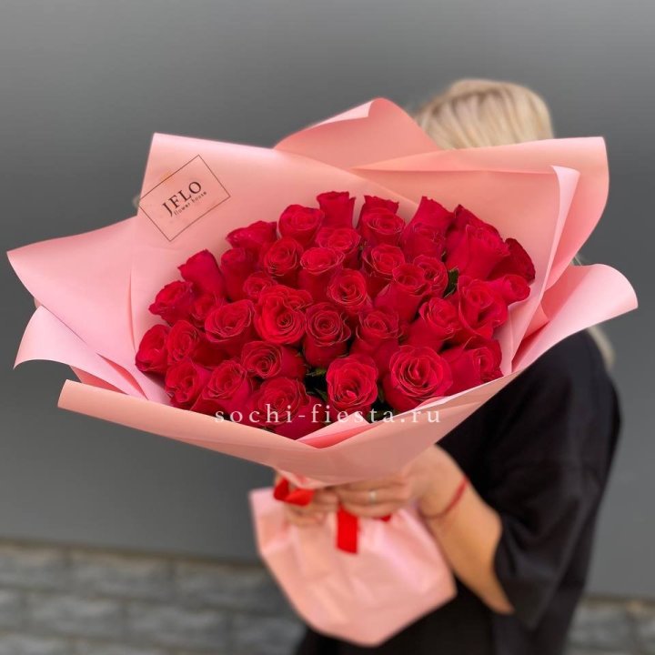 35 красных роз в Братске