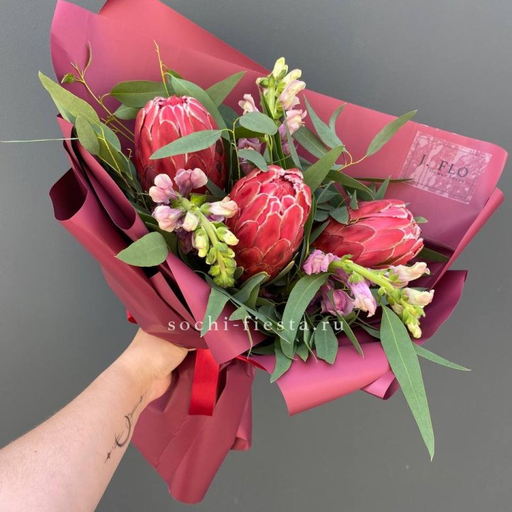 Букет из протеи "Квин" в Братске