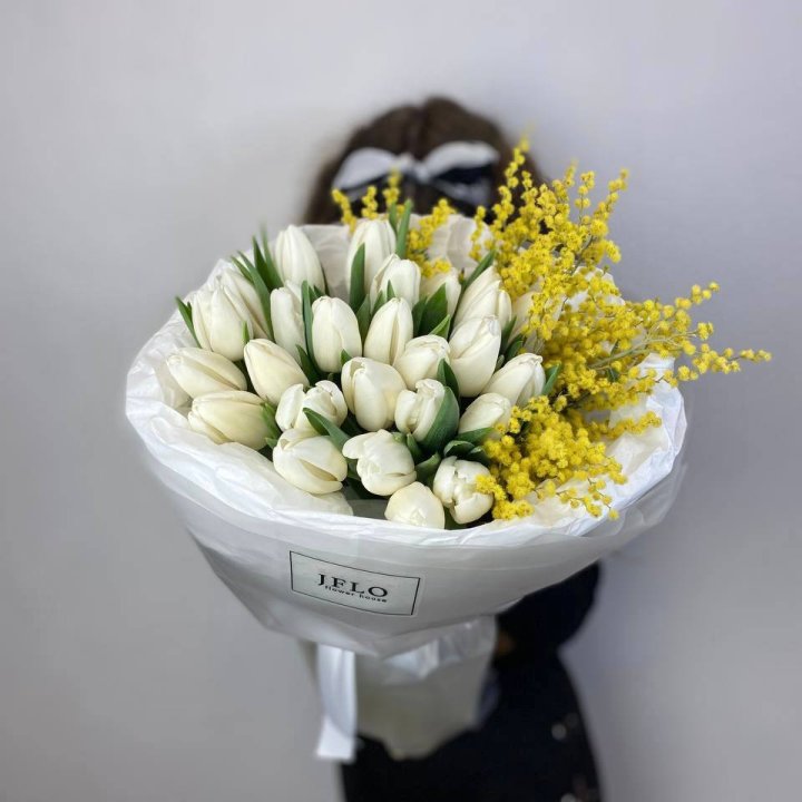 Дуо тюльпан и мимоза в Братске