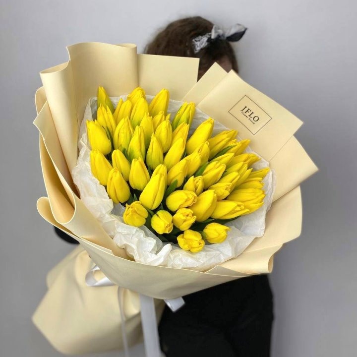 51 жёлтый тюльпан в Братске