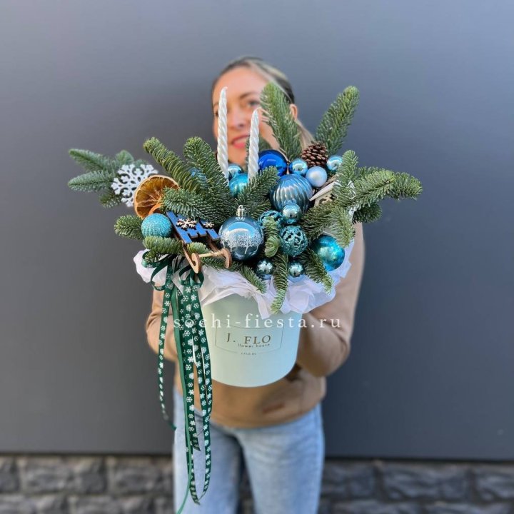 Композиция "Мери крисмас блю" в Братске